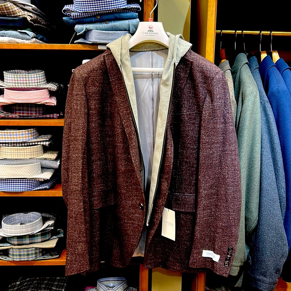 46 R blazer with zip out hood. Great fit, 100% light weight wool, brand new!